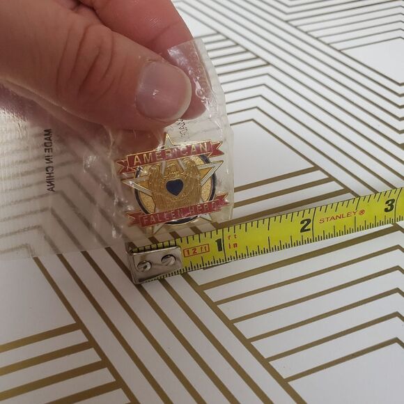 U.S. Military American Fallen Hero Lapel Pin NEW - Picture 4 of 5
